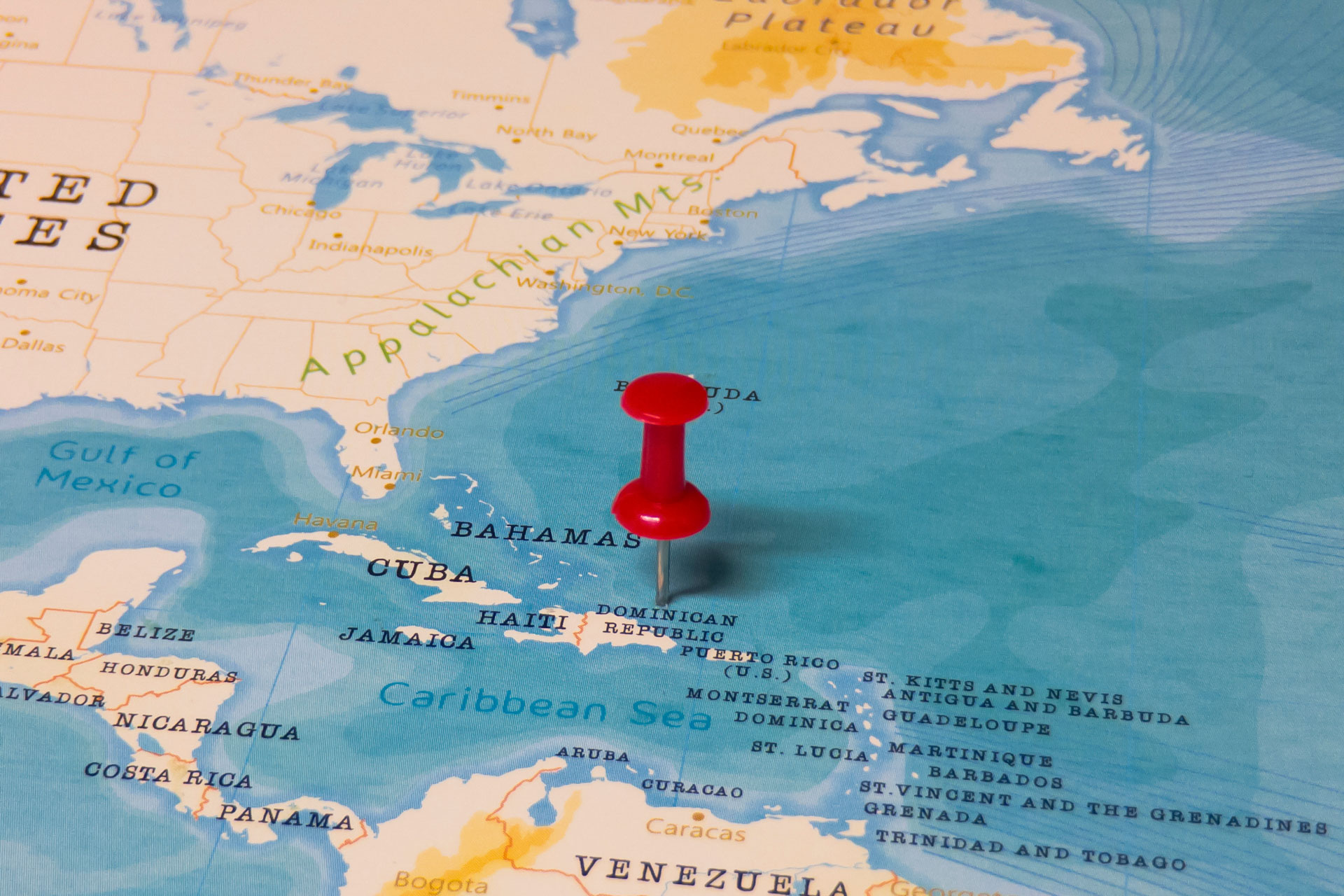 Préstamos de la banca al turismo representan el 10.2% de la cartera comercial privada